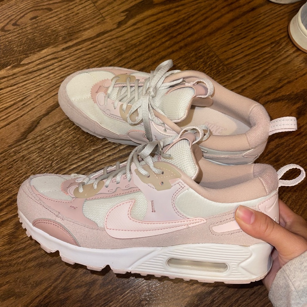 Size 8 Nike Women’s sneakers